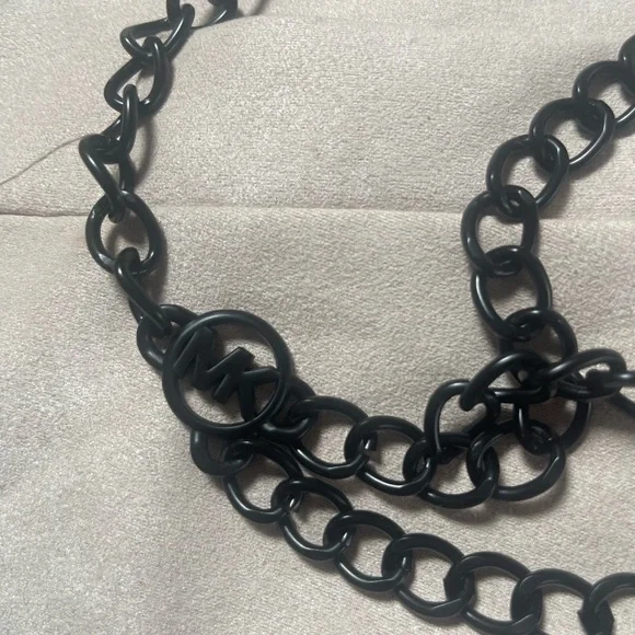 Michael Kors Black Chain belt - Picture 3 of 6